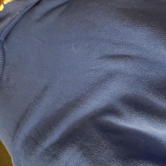 A holiday gig sweater - Picture 3 of 3